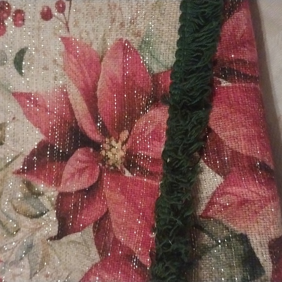 Table runner - Picture 4 of 4